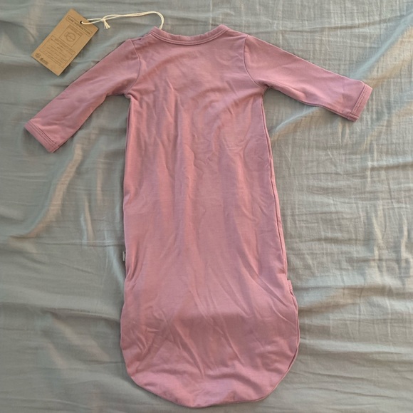 NWT Kyte baby bundler mulberry gown size newborn - Picture 4 of 4